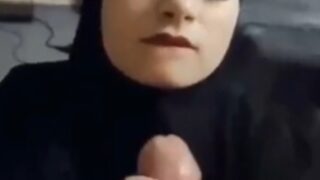 Gadis Berjilbab Ngentot Di Tangga Dengan Gaya Panas Ala Pakistan