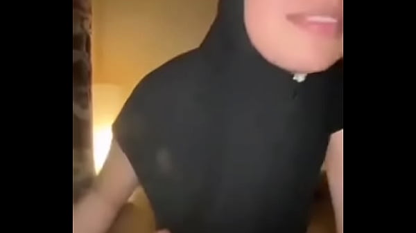 Sensasi Panas Di Ranjang Dengan Hijab Dan Ukuran Yang Bikin Merem Melek