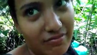 Gadis Manis Dan Kekasihnya Berpetualang Liar Di Hutan