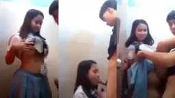 Ngentot Cabul Di Kamar Mandi Bareng Cewek Masih Smp
