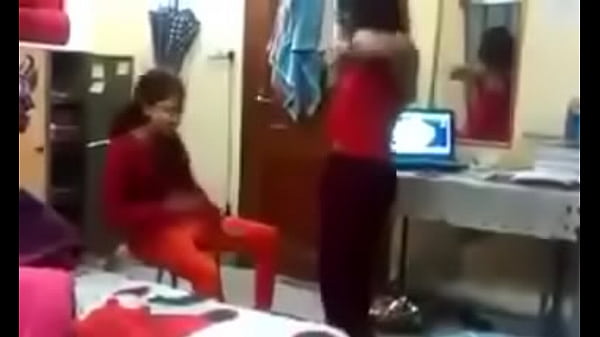 Lucah Banget Di Hostel, Cerita Hindi Bikin Greget