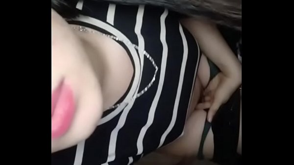 Pamer Memek Di Depan Umum Bikin Muka Lo Merona