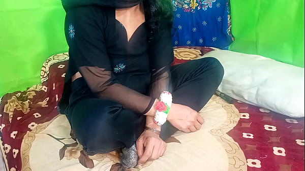 Bhabhi Muslim Seksi Dihardcore Anal Kasar Sama Tukang Servis India, Doggystyle Hingga Tembus Dubur