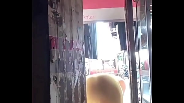 Gairah Membara, Jemur Baju Ditinggal Demi Ranjang Yang Menggoda