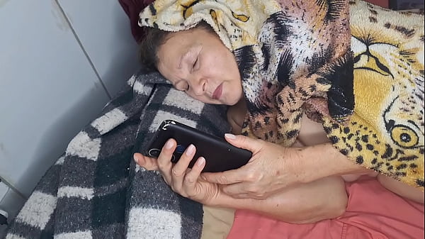 Cucu Laki-laki Tak Sengaja Ngesex Sama Ibu Mertua