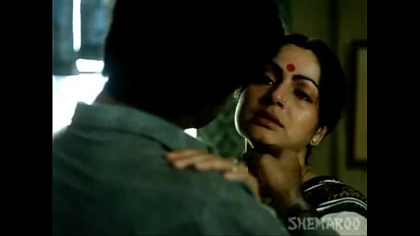 Adegan Mesra Rakhee – Paroma – Film Hindi Klasik Yang Menggoda (360p)