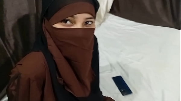 Hot Muslim Kakak Tiri Cabut Hijab Di Ranjang, Ngajak Adik Tiri Ngentot Sampai Puas