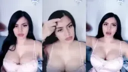 Alondra Pake Toge Tipis, Cuma Beha Doang, Montoknya Keluar Semua Bikin Ngiler.