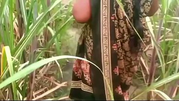 Ibu Sama Anak Tiri Ngewe Di Luar Rumah Kampung
