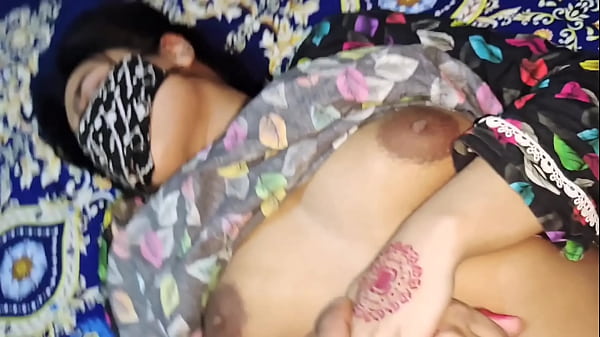 Ibu Tiriku Ngajarin Aku Soal Seks, Pake Bahasa Hindi Kotor, Erangan Liar, Bikin Makin Panas.