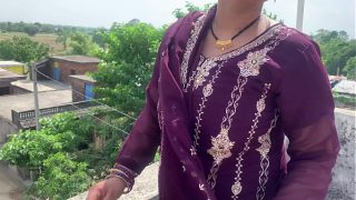 Bhojpuri Desi Bhabhi-nya Ngasih Aku Kenikmatan Penuh Dari Memek Dan Tubuhnya, Suara Hindi Bikin Makin Liar.
