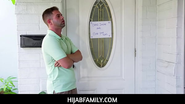Hijabfamily – Pantat Arab Mulus Dicolok Sampai Muncrat!