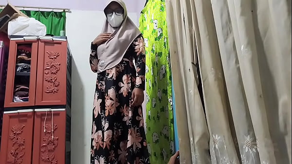 Bu Guru Grebek Murid Lagi Colmek, Langsung Diajak Ngentot Sampe Crot.