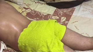 Mertua Montok Bantuin Mantu; Pijat Malah Berakhir Panas.