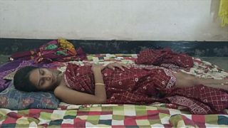 Desi Bhabhi Digauli Sama Tetangga, Kontol Keras Nusuk Dalem Sampe Muncrat.