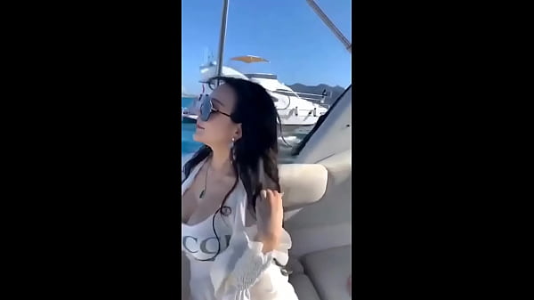 Gái Tàu, Nhìn Cái Dáng ấy Là Muốn đè Ra Luôn.