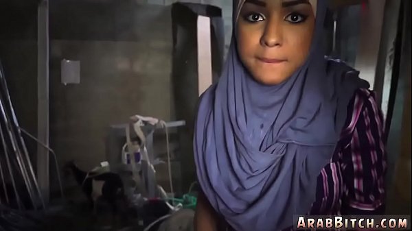 Gadis Arab Abg Dan Ibu Muslim Goyang Bokong Di Titik Booty Drop, 23km Dari Kota.