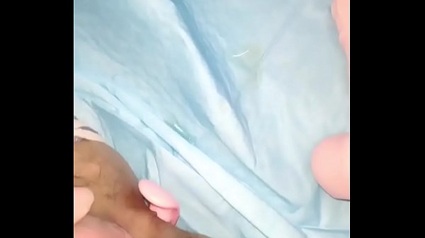 Cewek Cina Mainin Diri Sampe Muncrat, Lubangnya Penuh Semua