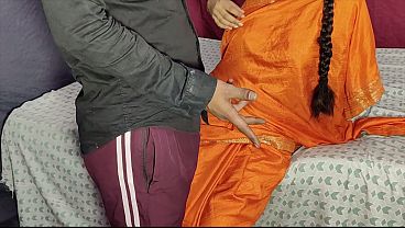 Dever Ne Desi Bhabhi Ki Pyasi Chut Ko Pyaar Se Bhiga Diya