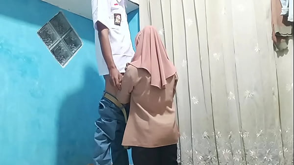 Murid Ngewe Bu Guru Pas Pulang Sekolah, Sampe Crot Di Dalem Kelas.
