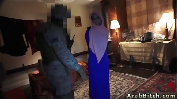 Cewek Lokal Kerja Siap Digenjot Kontol Arab, Buntut Babi Goyang-goyang