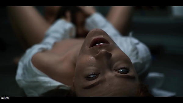 Alien Parasit Pengontrol Pikiran Vs Cewek Seksi Yang Bikin Ngilu