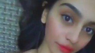 Bikin Liar, Cewek India Imut Telanjang Genit