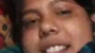 Desi Chachi Telanjang Sange Sendirian