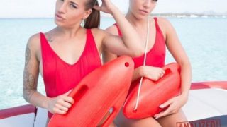 Ngentot Bareng Eveline & Silvia Dellai Si Kembar Pantat Tersundul Ombak