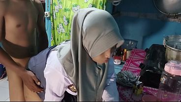 Ngentot Adik Ipar, Nikmatin Lubang Basahnya Sambil Dia Merintih.