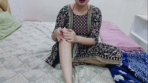 Kakak Tiri Ku Sendirian Di Kamar, Malam Itu Aku Ikut Masuk Dan Menggosok-gosok Tubuh Sambil Mainin Memek Depan Dia.