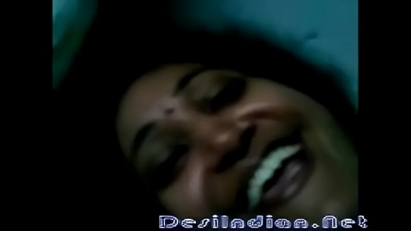 Desi Cute Telugu Aunty, Montok Siap Digoyang-goyang.