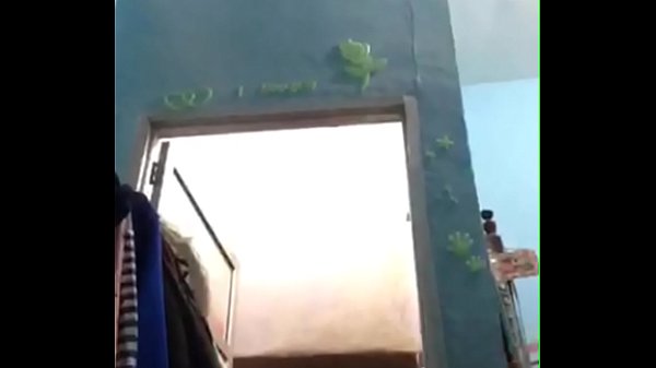 Cewek Indonesia Mandi Di Depan Webcam, Sambil Goyang-goyangin Pantat Basah