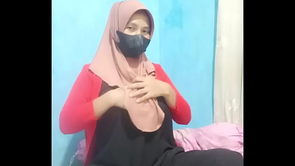 Gadis Berjilbab Colmek Pakai Dildo Sampe Muncrat Keenakan.