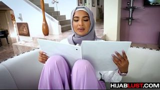 Hijab Babe Babi Belajar Nyesep Kontol Biar Makin Betah – Nafsu Hijab