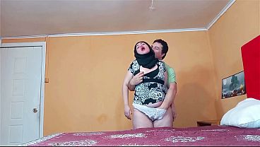 Wanita Berhijab Digenjot Gaya Doggy