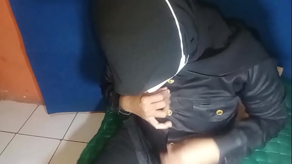 Satpam Cewek Sange Colmek Sampe Muncrat Banjir Becek