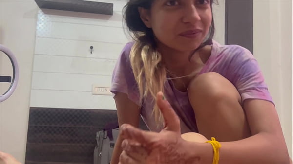 Desi Cewek Ngerasain Jari Kotor Bokap Tiri Masuk Ke Lubang Pantatnya