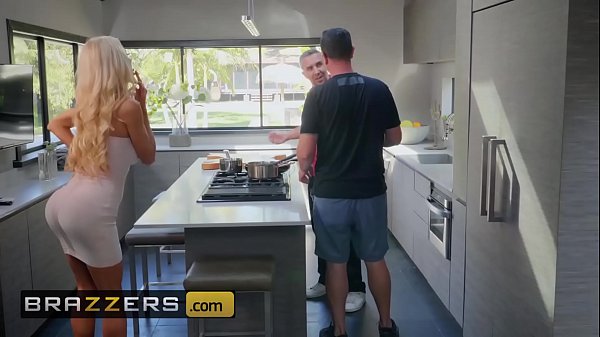 Istri Real Cerita Hot – (courtney Taylor, Keiran Lee) – Courtney Bantuin Suami Dengan Tangan & Bibir – Brazzers