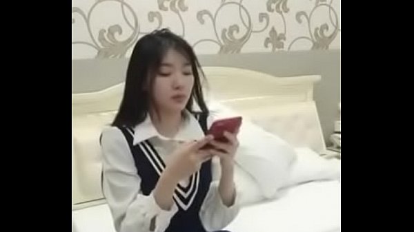 Cewek China Colmek Di Depan Kamera, Muka Malu-malu Tapi Gerakannya Bikin Ngilu.