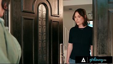 Gadis Nakal – Sarah Tentara Montok Balas Dendam Dengan Mantan Komandan Casey Calvert