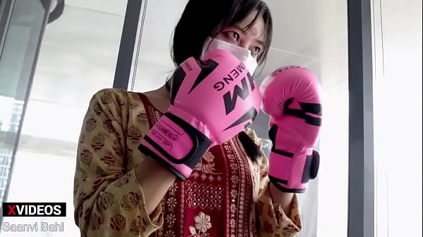 Gadis Petarung Ufc Desi, Pukulannya Bikin Mampus Gaya Profesional