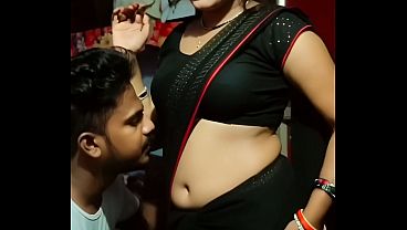 Desi Bhabhi Saree Pusat Romantis Basah Kering