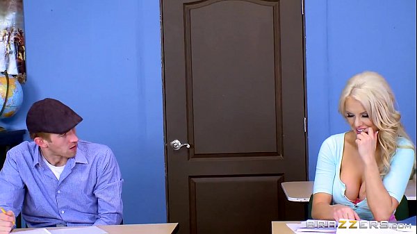 Pelajaran Sekolah Bareng Kenzie Taylor, Tete Gede Montok Bikin Mampus