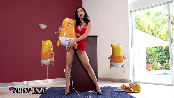 Ngentot Bareng Crystal Rush, Mami Rusia Gerak Goyang Hingga Balon Trump Ngepasi