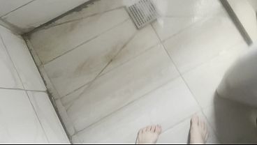 Aku Nemuin Getar Di Kamar Mamah Tiri Arabku, Lalu Kukasih Dia Cobain Kontol Beneran.