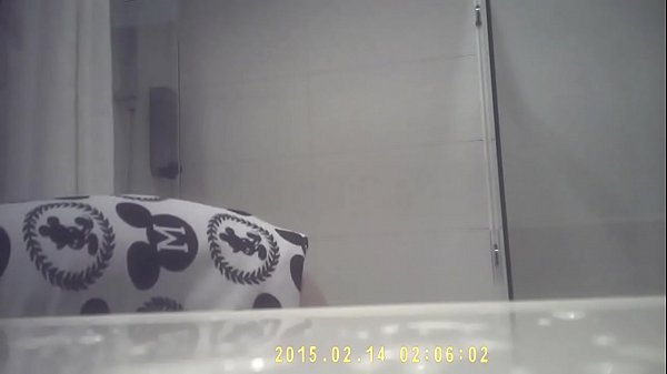 Mata-matai Kakak Kecil Mungil Shishi Lagi Mandi, China