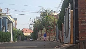Astaga, Ibu Arab Lagi Colmek Di Pinggir Jalan Deket Rumah, Becek Banget.