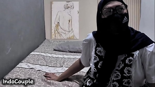 Istri Montok Indo Lagi Nikmatin Ngentot Tembak Bokong Sama Selingkuhan