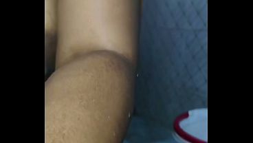 Step-ibu Desi India Mandi, Mms Kamera Tersembunyi, Istri Beneran Bikin Greget